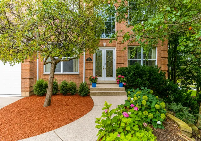 Photo 2 of Mansion for sale at 1925 Turtle Bay Rd, Vernon Hills, IL 60061 | MLS# 12726686 | Listing updated on 2026-08-31