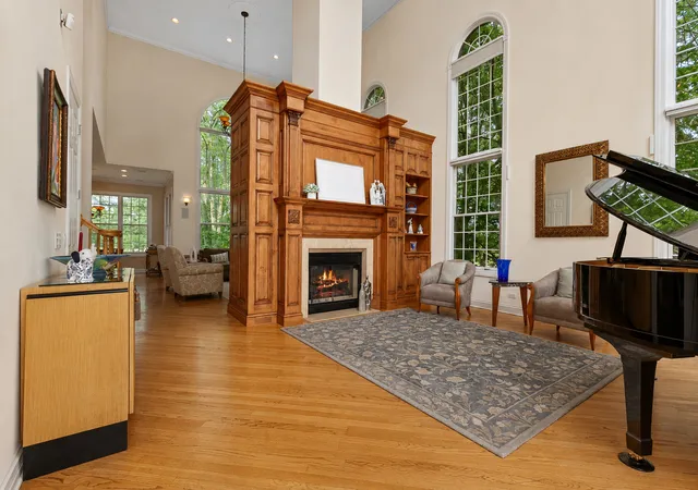 Photo 4 of Single family home for sale at 1925 Turtle Bay Rd, Vernon Hills, IL 60061 | MLS# 12726686 | Listing updated on 2026-09-06