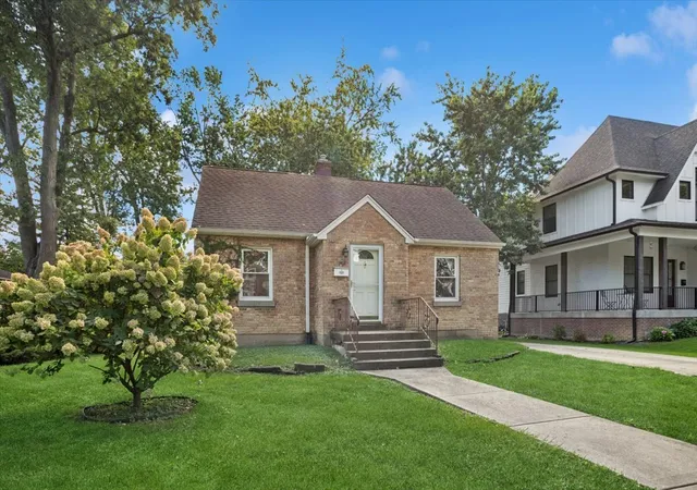 Photo 1 of Single family home for sale at 657 E Prairie Ave, Des Plaines, IL 60016 | MLS# 12726696 | Listing updated on 2026-10-07