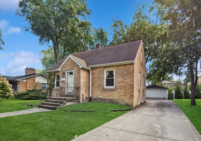 Photo 2 of Single family home for sale at 657 E Prairie Ave, Des Plaines, IL 60016 | MLS# 12726696 | Listing updated on 2026-10-07