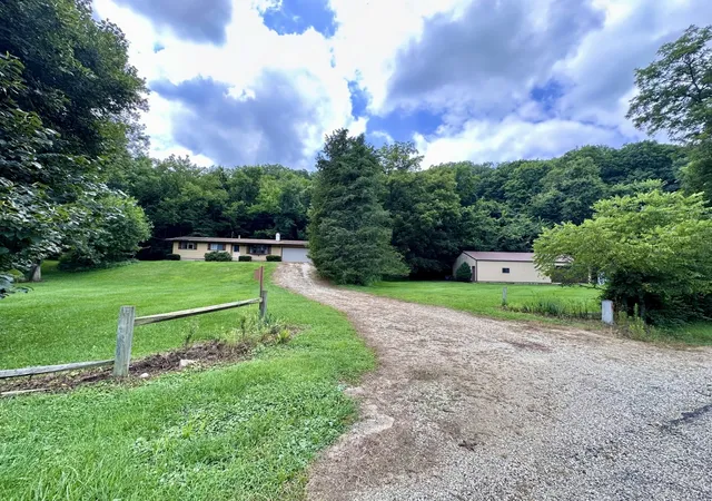 Photo 2 of Single family home for sale at 895 Thenius Rd, Sparland, IL 61565 | MLS# 12726702 | Listing updated on 2026-08-14