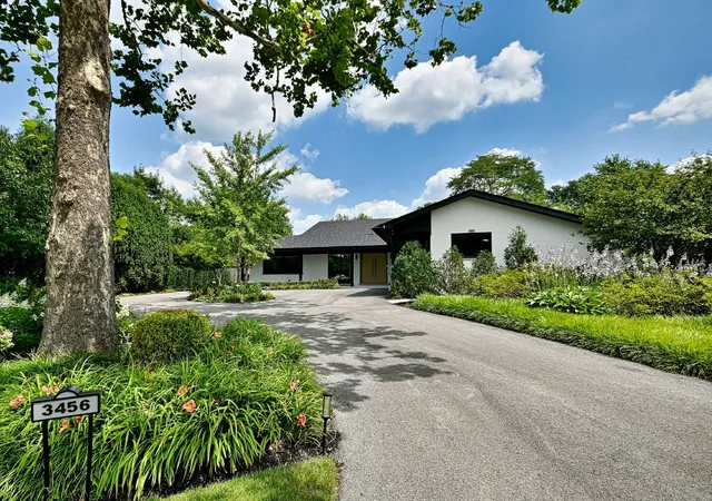 2nd image of 3456 Whirlaway Dr, Northbrook, IL 60062 | MLS# 12726721