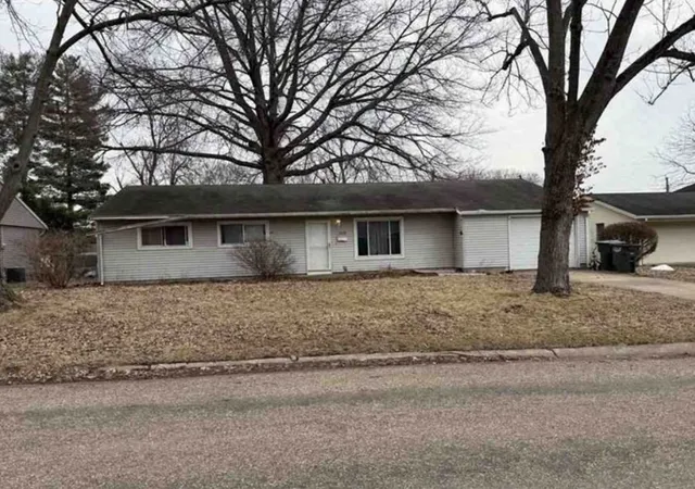 Photo 2 of Single family home for sale at 1419 Sherman St, Danville, IL 61832 | MLS# 12726756 | Listing updated on 2026-08-08