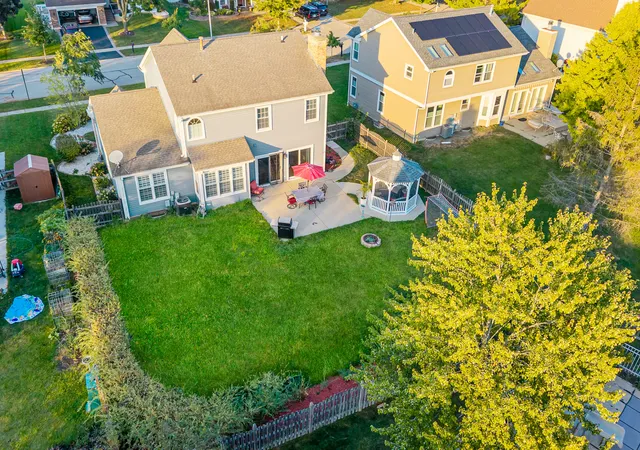 2nd image of 2317 Broadway Ln, Schaumburg, IL 60194 | MLS# 12726768