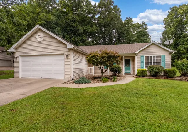 Photo 1 of Single family home for sale at 1904 Spring Garden Rd, Marion, IL 62959 | MLS# 12726776 | Listing updated on 2026-08-15