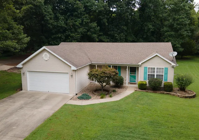 Photo 2 of Single family home for sale at 1904 Spring Garden Rd, Marion, IL 62959 | MLS# 12726776 | Listing updated on 2026-08-15