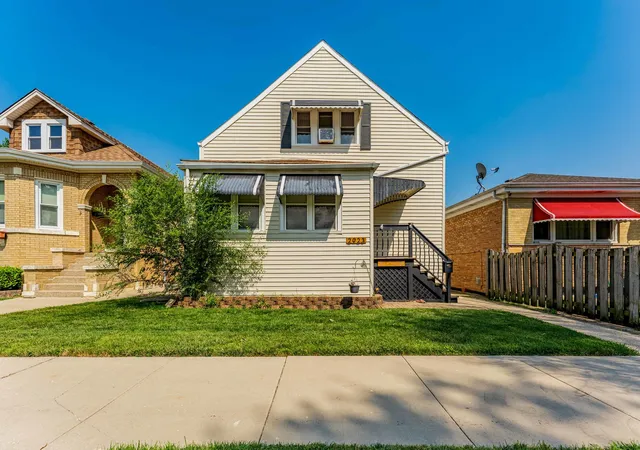 Multi family home for sale at 2923 N Neenah Ave, Chicago, IL 60634 | MLS# 12726805