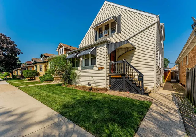 Photo 1 of Multi family home for sale at 2923 N Neenah Ave, Chicago, IL 60634 | MLS# 12726805 | Listing updated on 2026-09-26