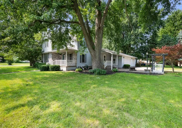 Photo 2 of Single family home for sale at 204 NE 7th Street, Galva, IL 61434 | MLS# 12726806 | Listing updated on 2026-08-17