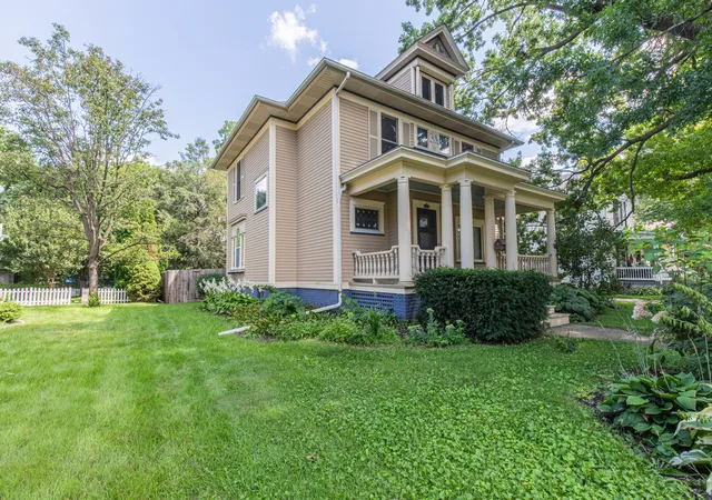 Photo 2 of Single family home for sale at 727 S Euclid Ave, Princeton, IL 61356 | MLS# 12726819 | Listing updated on 2026-08-26