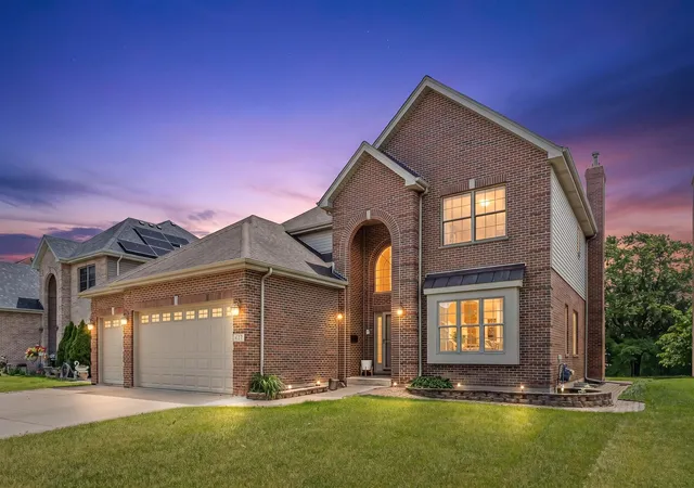 Photo 1 of Single family home for sale at 427 W Natoma Ave, Addison, IL 60101 | MLS# 12726835 | Listing updated on 2026-08-30