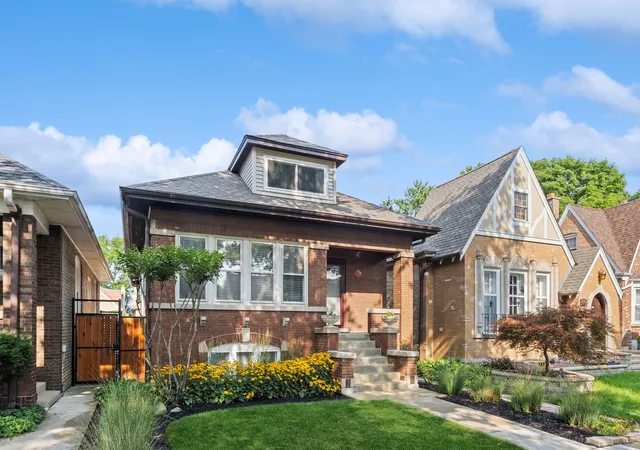 Photo 1 of Sale Pending at 6210 N Moody Ave, Chicago, IL 60646 | MLS# 12726846 | Listing updated on 2026-09-27