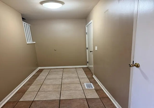 Photo 3 of Townhouse for sale at 227 Lakeshore Ln, Bloomingdale, IL 60108 | MLS# 12726893 | Listing updated on 2026-09-29