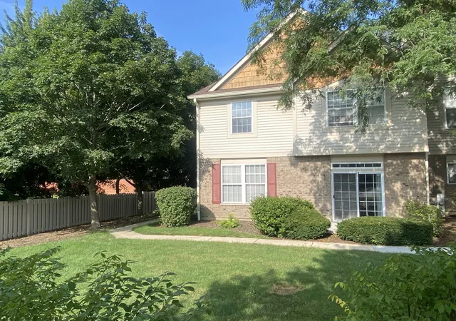 Photo 2 of Townhouse for sale at 1298 Georgetown Way, Vernon Hills, IL 60061 | MLS# 12726896 | Listing updated on 2026-08-14