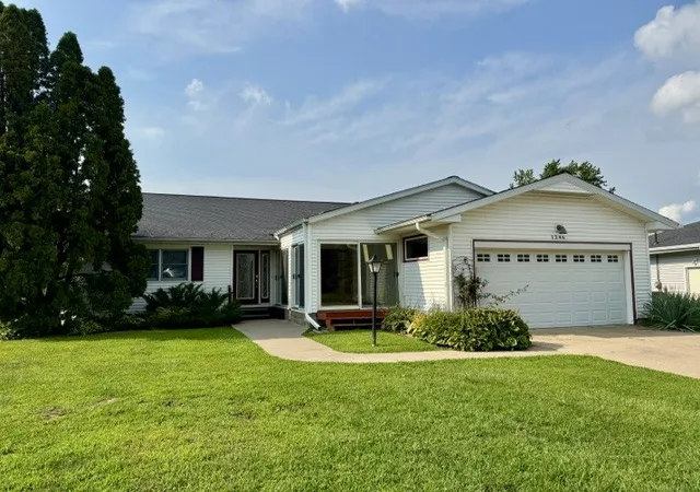 Photo 1 of Single family home for sale at 1246 8th Avenue N, Clinton, IA 52732 | MLS# 12726907 | Listing updated on 2026-10-22