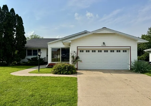 Single family home for sale at 1246 8th Avenue N, Clinton, IA 52732 | MLS# 12726907