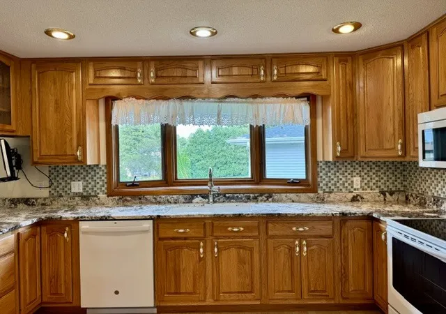 Photo 2 of Single family home for sale at 1246 8th Avenue N, Clinton, IA 52732 | MLS# 12726907 | Listing updated on 2026-10-22