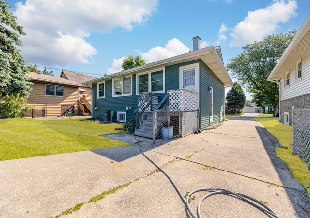 Photo 21 of Single family home for sale at 4604 Maple Ave, Forest View, IL 60402 | MLS# 12726910 | Listing updated on 2026-09-10