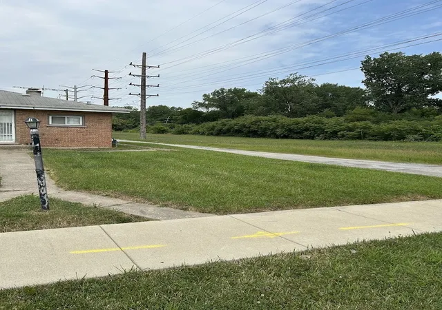 Photo 3 of Sale Pending at 16112 Wolcott Ave, Markham, IL 60428 | MLS# 12726914 | Listing updated on 2026-09-02