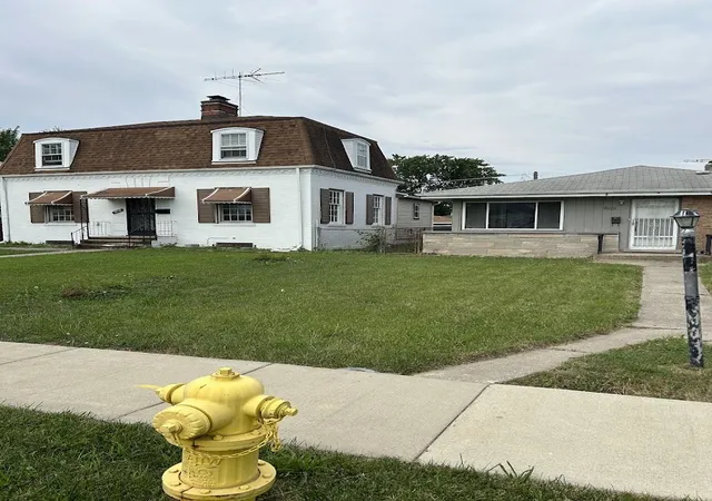 Photo 3 of Sale Pending at 16112 Wolcott Ave, Markham, IL 60428 | MLS# 12726914 | Listing updated on 2026-09-02