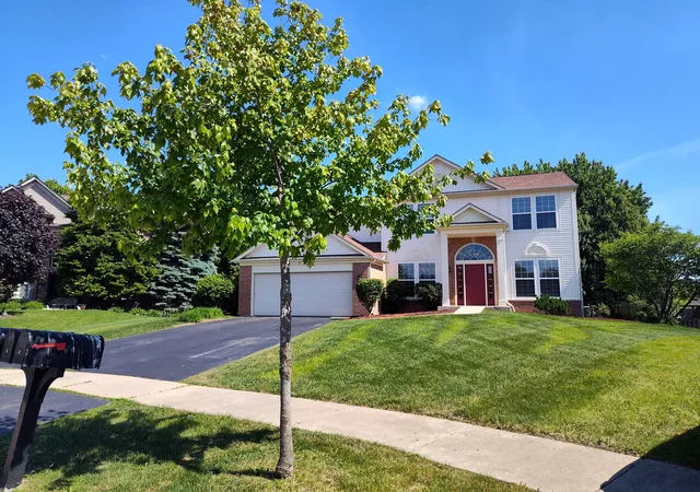 Photo 1 of Single family home for sale at 6 Forsythia Ct, Bolingbrook, IL 60490 | MLS# 12726931 | Listing updated on 2026-09-16
