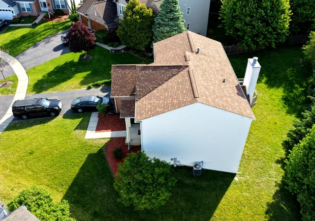 Photo 4 of Single family home for sale at 6 Forsythia Ct, Bolingbrook, IL 60490 | MLS# 12726931 | Listing updated on 2026-09-16