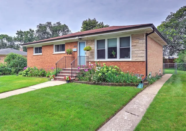 Photo 1 of Single family home for sale at 9648 N Kostner Ave, Skokie, IL 60076 | MLS# 12726950 | Listing updated on 2026-09-27