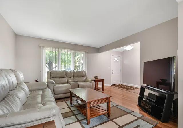 Photo 3 of Single family home for sale at 613 Gavin Ave, Romeoville, IL 60446 | MLS# 12726963 | Listing updated on 2026-10-04
