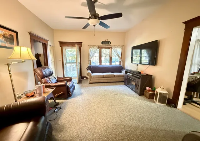 Photo 4 of Single family home for sale at 303 N Hopkins St, Newman, IL 61942 | MLS# 12726983 | Listing updated on 2026-10-12