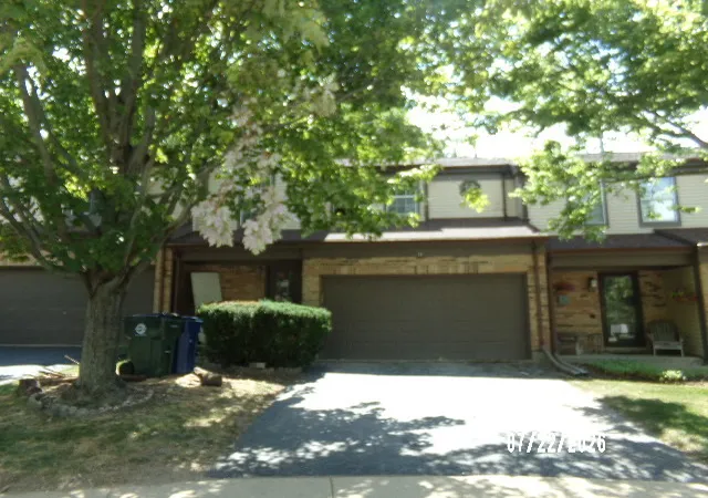 1st image of 11 Oxford Ct, Algonquin, IL 60102 | MLS# 12726985
