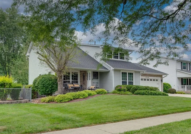 Photo 1 of Single family home for sale at 504 Tebay Pl, Schaumburg, IL 60194 | MLS# 12727114 | Listing updated on 2026-08-11