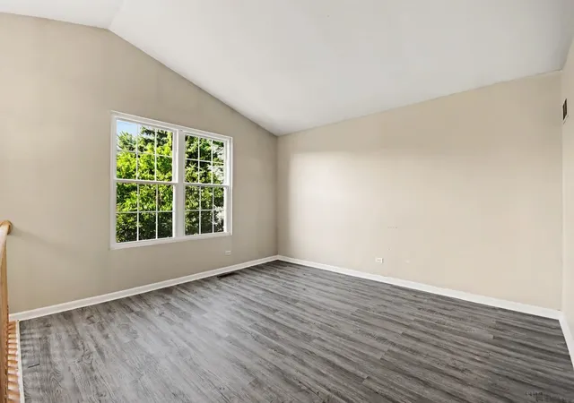 Photo 3 of Single family home for sale at 1033 Symphony Dr, Aurora, IL 60504 | MLS# 12727154 | Listing updated on 2026-10-05