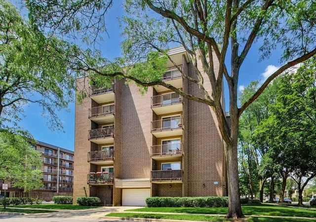 Photo 3 of Condo for sale at 1365 Ashland Ave #501, Des Plaines, IL 60016 | MLS# 12727174 | Listing updated on 2026-10-02