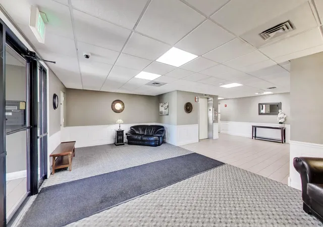 Listing Photo 5 - Condo for sale in building located at 1365 Ashland Ave, Des Plaines, IL 60016 - Unit #501