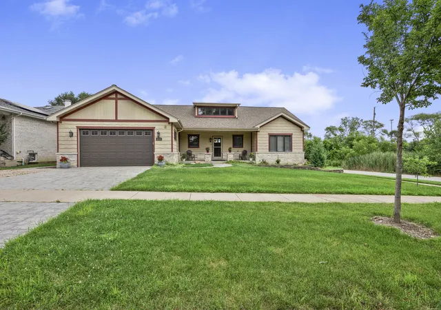 Photo 2 of Single family home for sale at 4938 W 116th Street, Alsip, IL 60803 | MLS# 12727175 | Listing updated on 2026-10-06