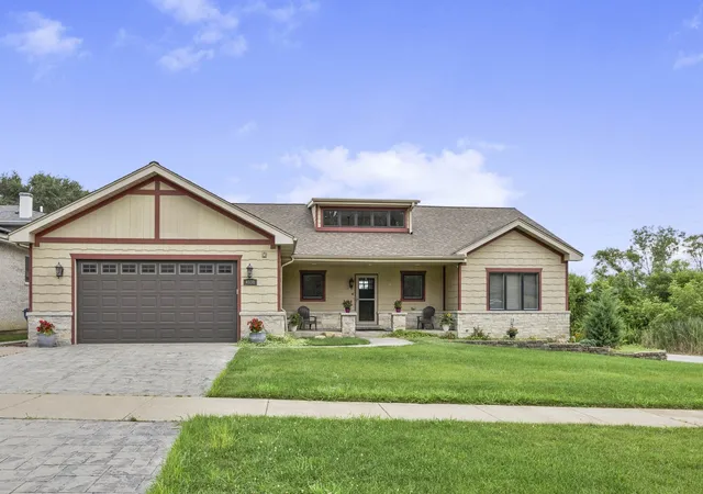 Single family home for sale at 4938 W 116th Street, Alsip, IL 60803 | MLS# 12727175