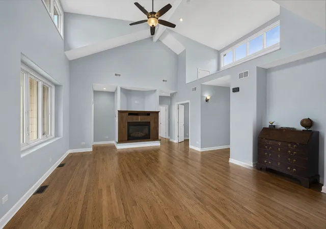 Photo 3 of Single family home for sale at 4938 W 116th Street, Alsip, IL 60803 | MLS# 12727175 | Listing updated on 2026-10-06