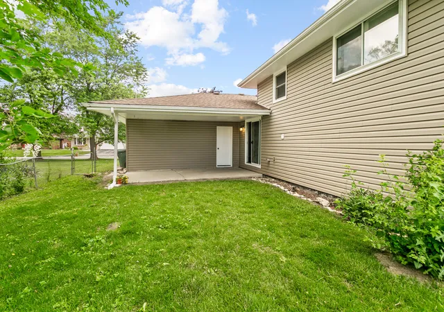 Photo 3 of Single family home for sale at 20031 Crescent Ave, Lynwood, IL 60411 | MLS# 12727202 | Listing updated on 2026-08-13