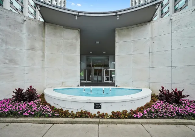 Photo 3 of Condo for sale at 3600 N Lake Shore Dr #2807, Chicago, IL 60613 | MLS# 12727203 | Listing updated on 2026-10-07
