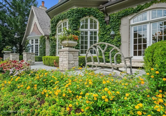 Photo 2 of Single family home for sale at 909 Cleveland Rd, Hinsdale, IL 60521 | MLS# 12727217 | Listing updated on 2026-09-11