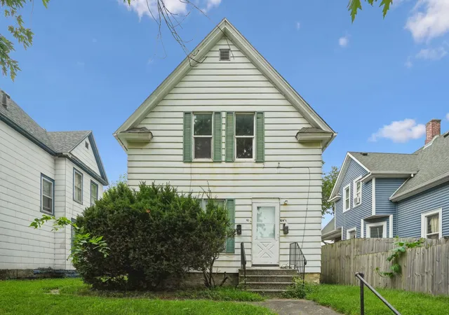 2nd image of 924 14 1/2 St, Rock Island, IL 61201 | MLS# 12727233