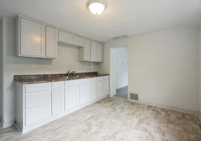 4th image of 924 14 1/2 St, Rock Island, IL 61201 | MLS# 12727233
