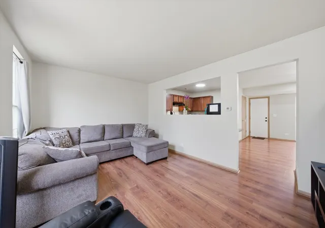 Photo 3 of Condo for sale at 752 Four Seasons Blvd #752, Aurora, IL 60504 | MLS# 12727237 | Listing updated on 2026-09-21
