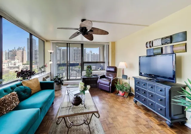 Photo 3 of Condo for sale at 1455 N Sandburg Ter #808B, Chicago, IL 60610 | MLS# 12727241 | Listing updated on 2026-09-30