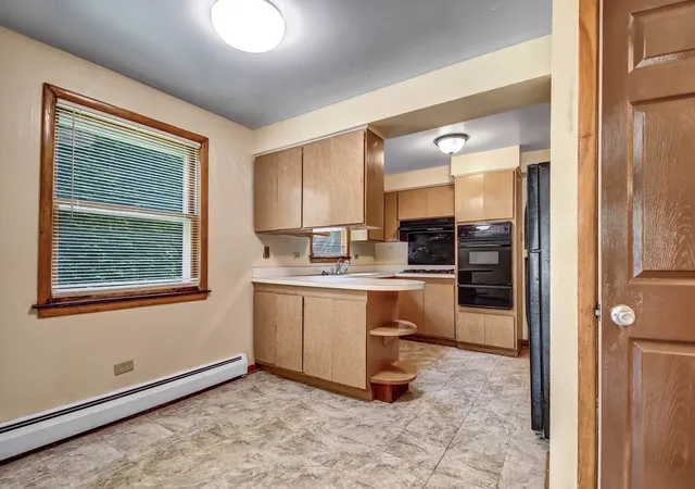 Listing Photo 4 - Condo for sale in building located at 272 E 148th St, Harvey, IL 60426