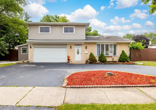Photo 1 of Single family home for sale at 409 Hillcrest Ln, Lombard, IL 60148 | MLS# 12727296 | Listing updated on 2026-08-13