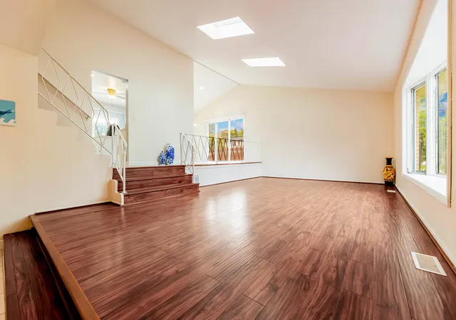 Photo 2 of Single family home for sale at 409 Hillcrest Ln, Lombard, IL 60148 | MLS# 12727296 | Listing updated on 2026-08-13