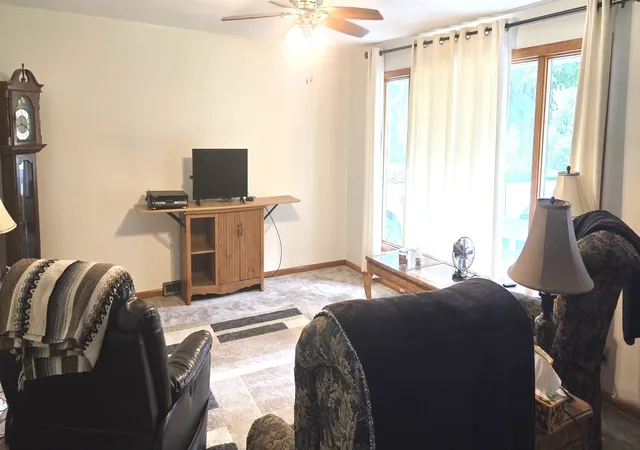 Photo 3 of Single family home for sale at 319 Cedar St, Hoopeston, IL 60942 | MLS# 12727377 | Listing updated on 2026-09-03