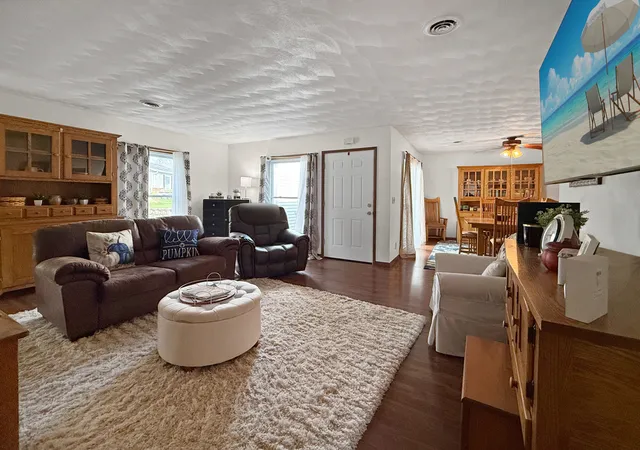 Photo 3 of Townhouse for sale at 3150 W Carthage Dr #4, Freeport, IL 61032 | MLS# 12727383 | Listing updated on 2026-10-27