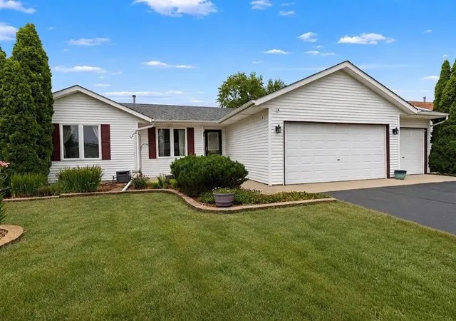 Photo 2 of Sale Pending at 651 Purple Sage Dr, Roscoe, IL 61073 | MLS# 12727432 | Listing updated on 2026-08-27